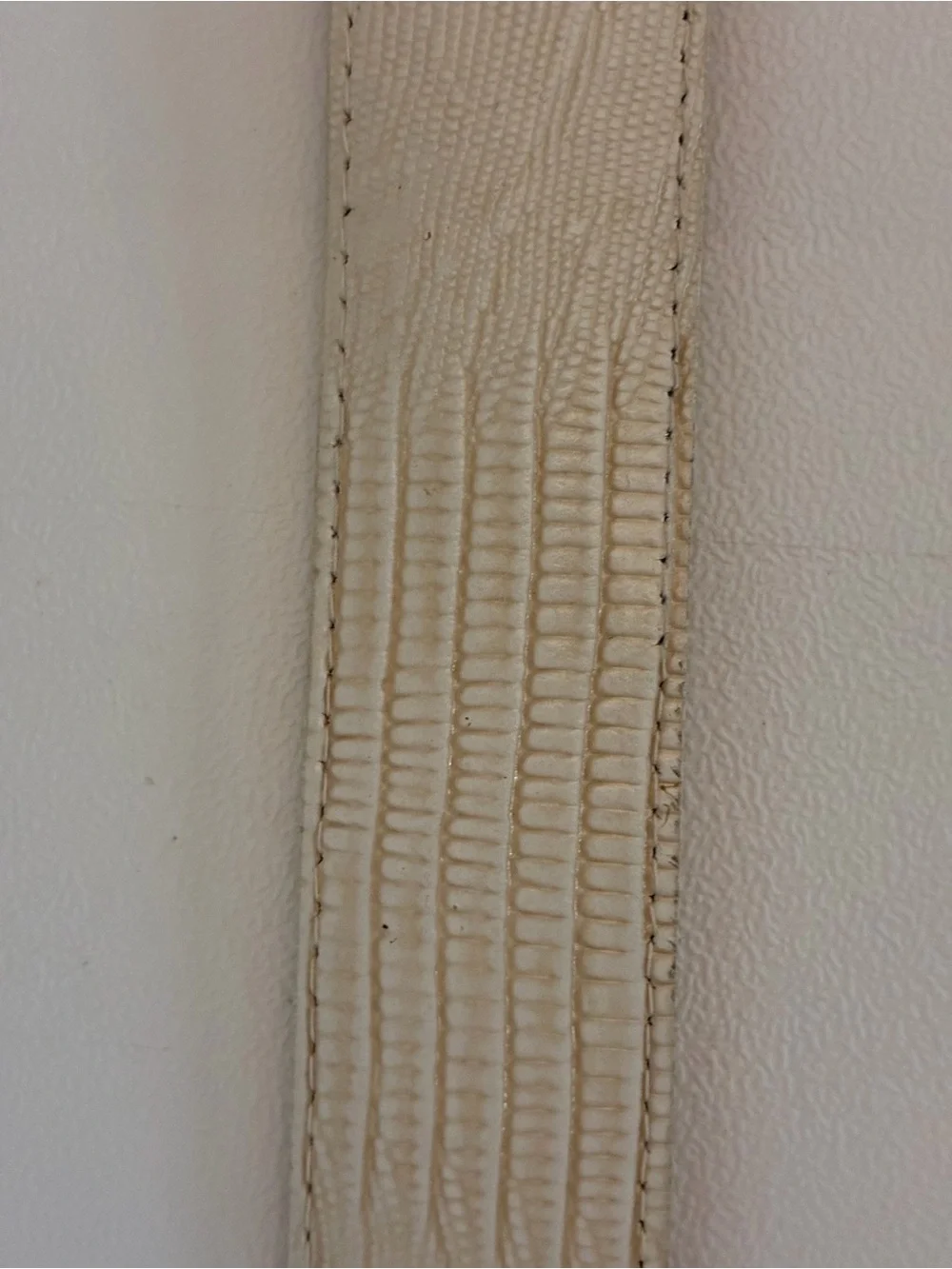 L. Chessler Vintage White Crocodile Print Bonded Leather Belt Silver Buckle M